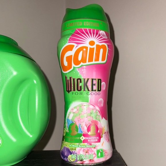 Limited Edition WICKED Gain Laundry Detergent Pods & Scent Beads - Picture 4 of 13